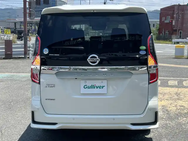 日産 セレナ ハイウェイスター V 京都府 2021(令3)年 4.1万km ブリリアントホワイトパール  スマートキー２個/ プッシュスタート/ 両側ハンズフリーパワースライドドア/ 全方位運転支援システム/ プロパイロット/ 純正10インチSDナビ/・　バックカメラ/・　フルセグ/CD/DVD/BTオーディオ/・　SD録音/ アルパイン12.8インチフリップダウンモニター/ ビルトインETC2.0/ アルパインデジタルインナーミラー型前後ドラレコ/ 前後ソナー/ クルーズコントロール/ ブラインドスポットモニター/ リヤオートエアコン/ ２列目３列目USB電源ソケット/ ２列目超ロングスライドシート/ LEDヘッドライト/ ステアリモコン/ 純正フロアマット/ ドアバイザー/ 車両取説/ 新車時保証書