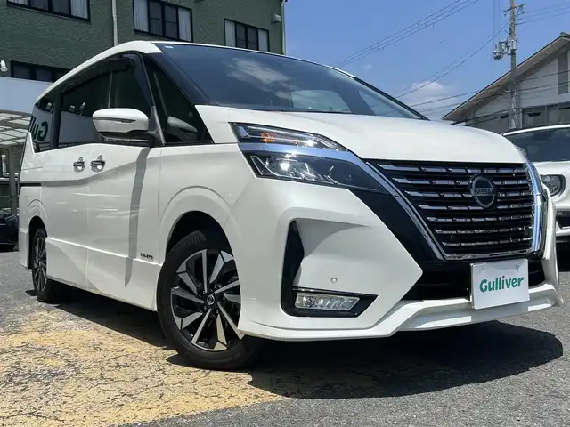 日産 セレナ ハイウェイスター V 京都府 2021(令3)年 4.1万km ブリリアントホワイトパール  スマートキー２個/ プッシュスタート/ 両側ハンズフリーパワースライドドア/ 全方位運転支援システム/ プロパイロット/ 純正10インチSDナビ/・　バックカメラ/・　フルセグ/CD/DVD/BTオーディオ/・　SD録音/ アルパイン12.8インチフリップダウンモニター/ ビルトインETC2.0/ アルパインデジタルインナーミラー型前後ドラレコ/ 前後ソナー/ クルーズコントロール/ ブラインドスポットモニター/ リヤオートエアコン/ ２列目３列目USB電源ソケット/ ２列目超ロングスライドシート/ LEDヘッドライト/ ステアリモコン/ 純正フロアマット/ ドアバイザー/ 車両取説/ 新車時保証書