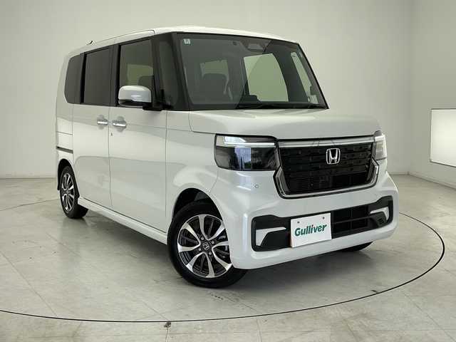 ホンダ Ｎ ＢＯＸ カスタム 千葉県 2024(令6)年 0.1万km プラチナホワイトパール 純正ナビ/　Bluetooth/フルセグTV/ホンダセンシング/レーダークルーズコントロール/レーンキープアシスト/衝突軽減ブレーキ/クリアランスソナー/先行車発進警報/標識認識機能/オートハイビーム/電動パーキング/オートホールド/前席シートヒーター/ETC/LEDヘッドライト/フロアマット/ロールサンシェード