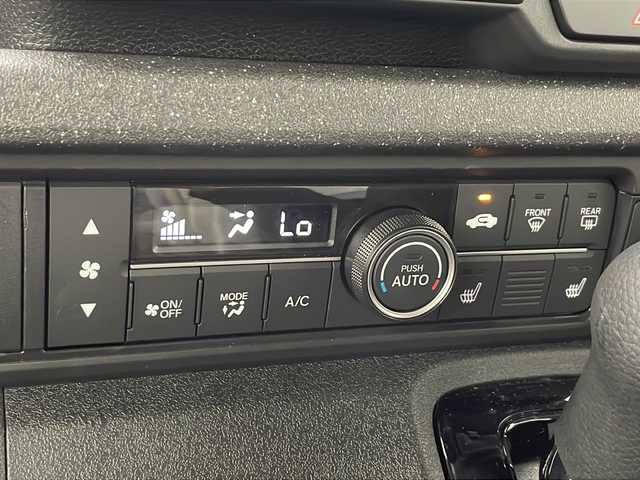 ホンダ Ｎ ＢＯＸ カスタム 千葉県 2024(令6)年 0.1万km プラチナホワイトパール 純正ナビ/　Bluetooth/フルセグTV/ホンダセンシング/レーダークルーズコントロール/レーンキープアシスト/衝突軽減ブレーキ/クリアランスソナー/先行車発進警報/標識認識機能/オートハイビーム/電動パーキング/オートホールド/前席シートヒーター/ETC/LEDヘッドライト/フロアマット/ロールサンシェード
