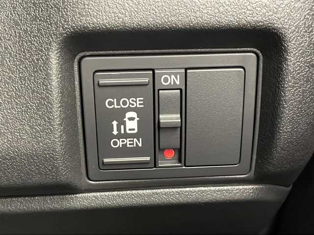 ホンダ Ｎ ＢＯＸ カスタム 千葉県 2024(令6)年 0.1万km プラチナホワイトパール 純正ナビ/　Bluetooth/フルセグTV/ホンダセンシング/レーダークルーズコントロール/レーンキープアシスト/衝突軽減ブレーキ/クリアランスソナー/先行車発進警報/標識認識機能/オートハイビーム/電動パーキング/オートホールド/前席シートヒーター/ETC/LEDヘッドライト/フロアマット/ロールサンシェード