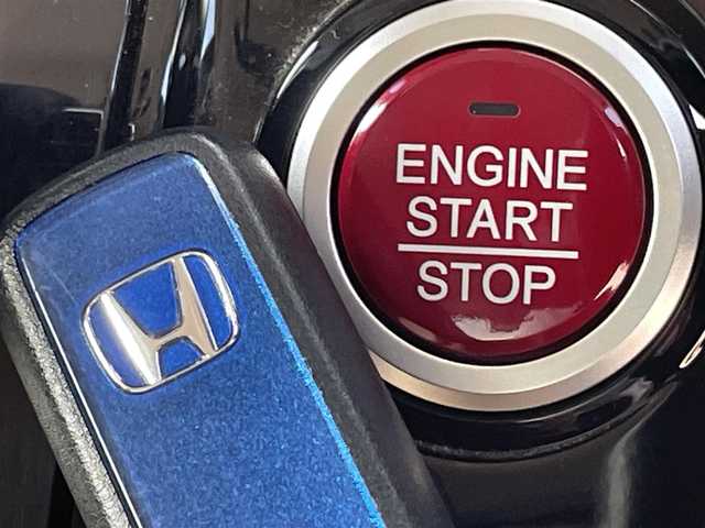 ホンダ Ｎ ＢＯＸ 2トーン G Lパッケージ 福岡県 2016(平28)年 4.8万km 青／白 社外ナビ（ＡＶＩＣ－ＲＺ３３）/バックカメラ/パワースライドドア/ビルトインＥＴＣ/ステアリングリモコン/ワンセグＴＶ/ＣＤ／ＤＶＤ再生/純正アルミ/ロールサンシェード/スマートキー/プッシュスタート
