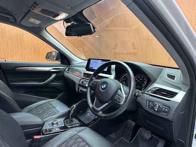 ＢＭＷ Ｘ１ xDrive 18d xライン 千葉県 2019(令1)年 5.4万km アルピンホワイト コンフォートＰＫＧ　/半革シート　/ナビ　/Ｂｌｕｅｔｏｏｔｈ接続　/Ｂカメラ　/パークディスタンスコントロール　/電動シート　/電動リアゲート　/ＬＥＤヘッドライト　/コンフォートアクセス　/衝突軽減Ｂ　/ＬＫＡ　/ＥＴＣ