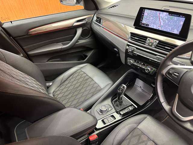 ＢＭＷ Ｘ１ xDrive 18d xライン 千葉県 2019(令1)年 5.4万km アルピンホワイト コンフォートＰＫＧ　/半革シート　/ナビ　/Ｂｌｕｅｔｏｏｔｈ接続　/Ｂカメラ　/パークディスタンスコントロール　/電動シート　/電動リアゲート　/ＬＥＤヘッドライト　/コンフォートアクセス　/衝突軽減Ｂ　/ＬＫＡ　/ＥＴＣ