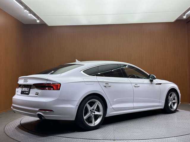 アウディ Ａ５ 2．0TFSIクワトロ スポーツ 千葉県 2017(平29)年 4.9万km グレイシアホワイトメタリック マトリクスＬＥＤ　/バーチャルコクピット　/ＡＣＣ　/サイドアシスト　/黒革　/シートヒーター　/パワーシート　/ナビ　/ＴＶ　/バックカメラ　/ドラレコ　/パワーバックドア