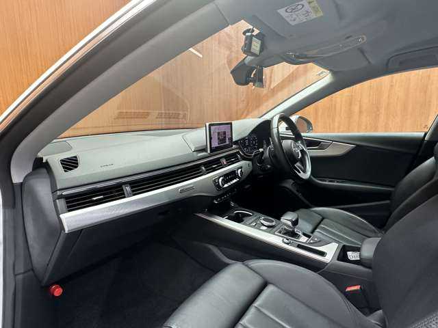 アウディ Ａ５ 2．0TFSIクワトロ スポーツ 千葉県 2017(平29)年 4.9万km グレイシアホワイトメタリック マトリクスＬＥＤ　/バーチャルコクピット　/ＡＣＣ　/サイドアシスト　/黒革　/シートヒーター　/パワーシート　/ナビ　/ＴＶ　/バックカメラ　/ドラレコ　/パワーバックドア