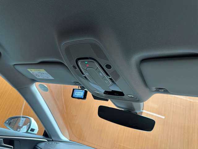 アウディ Ａ５ 2．0TFSIクワトロ スポーツ 千葉県 2017(平29)年 4.9万km グレイシアホワイトメタリック マトリクスＬＥＤ　/バーチャルコクピット　/ＡＣＣ　/サイドアシスト　/黒革　/シートヒーター　/パワーシート　/ナビ　/ＴＶ　/バックカメラ　/ドラレコ　/パワーバックドア