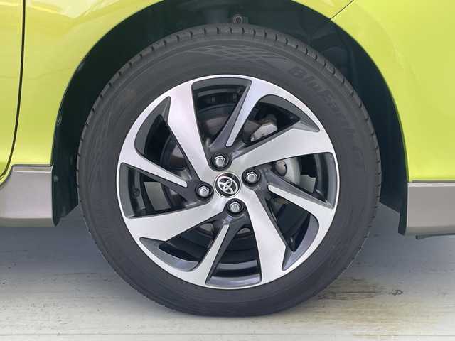 トヨタ アクア X－URBAN 愛知県 2014(平26)年 7.7万km フレッシュグリーンマイカメタリック 社外ナビ/・フルセグテレビ/・Ｂｌｕｅｔｏｏｔｈ/・ＳＤ音楽録音/・ＣＤ/ＤＶＤ/オートライト/ＥＴＣ/ルーフレール/純正16インチアルミホイール/スマートキー