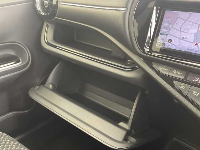 トヨタ アクア X－URBAN 愛知県 2014(平26)年 7.7万km フレッシュグリーンマイカメタリック 社外ナビ/・フルセグテレビ/・Ｂｌｕｅｔｏｏｔｈ/・ＳＤ音楽録音/・ＣＤ/ＤＶＤ/オートライト/ＥＴＣ/ルーフレール/純正16インチアルミホイール/スマートキー