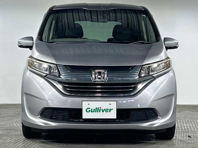 ホンダ フリード ハイブリット G ホンダセンシング 神奈川県 2017(平29)年 7.1万km ルナシルバーM 純正7インチSDナビ/CD&DVD&SD&BT&フルセグTV/バックカメラ/純正ドライブレコーダー/純正ビルトインETC/ホンダセンシング/衝突軽減ブレーキ/誤発進抑制機能/歩行者事故低減ステアリング/アダプティブクルーズコントロール/車線維持支援システム/路外逸脱抑制機能/先行車発進お知らせ機能/標識認識機能/ドアバイザー/LEDヘッドライト/オートライト/ウィンカーミラー