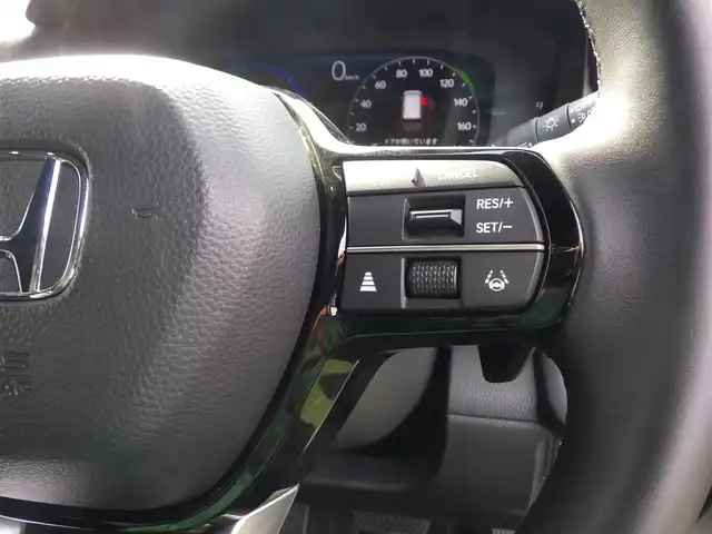 ホンダ ステップワゴン スパーダ eHEV プレミアムライン 千葉県 2024(令6)年 1.7万km プラチナホワイトパール ホンダセンシング/・衝突軽減ブレーキ（CMBS）/・車線維持支援システム（LKAS）/・アダプティブクルーズコントロール（ACC）/・後方誤発進抑制機能/・誤発進抑制機能/・ブラインドスポットインフォメーション/パワーバックドア/両側パワースライドドア/9インチ純正コネクトナビ/地デジTV/【DVD/CD再生機能　Bluetooth接続】/マルチビューカメラシステム/ドライブレコーダー（前後撮影）/ハーフレザーシート/前席シートヒーター/後席オットマン/革巻きステアリング/ステアリングスイッチ/パドルシフト/ETC/LEDヘッドライト/フォグライト/ウインカーミラー/コーナーセンサー/純正17インチアルミホイル/サイド/カーテンエアバッグ/Honda スマートキー