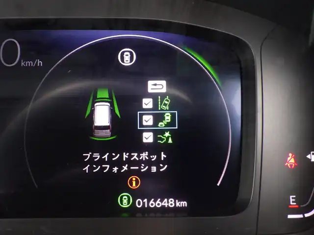 ホンダ ステップワゴン スパーダ eHEV プレミアムライン 千葉県 2024(令6)年 1.7万km プラチナホワイトパール ホンダセンシング/・衝突軽減ブレーキ（CMBS）/・車線維持支援システム（LKAS）/・アダプティブクルーズコントロール（ACC）/・後方誤発進抑制機能/・誤発進抑制機能/・ブラインドスポットインフォメーション/パワーバックドア/両側パワースライドドア/9インチ純正コネクトナビ/地デジTV/【DVD/CD再生機能　Bluetooth接続】/マルチビューカメラシステム/ドライブレコーダー（前後撮影）/ハーフレザーシート/前席シートヒーター/後席オットマン/革巻きステアリング/ステアリングスイッチ/パドルシフト/ETC/LEDヘッドライト/フォグライト/ウインカーミラー/コーナーセンサー/純正17インチアルミホイル/サイド/カーテンエアバッグ/Honda スマートキー