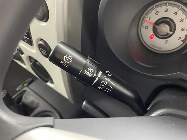 トヨタ ＦＪクルーザー 群馬県 2017(平29)年 2.5万km ホワイト 純正ディーラーナビ（NSCD-W66T)/・CD/SD/Bluetooth/AUX/ワンセグTV/＝＝＝＝＝/社外グリル　バンパーガード　純正ナビ　Ｂｌｕｅｔｏｏｔｈ　ドライブレコーダー　バックカメラ　ルーフキャリア　１７インチＡＷ　キーレス　ＬＥＤヘッドライト　ＥＴＣ　ステアリングスイッチ　４ＷＤ　禁煙車
