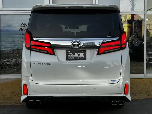 トヨタ アルファード S Cパッケージ 道北・旭川 2023(令5)年 2.4万km ホワイトパールクリスタルシャイン 純正ディスプレイオーディオ/フルセグTV/バックカメラ/純正フリップダウンモニター/純正DVDプレーヤー/TRDエアロ（フロント、サイド、リア）/TRDハイレスポンスマフラー/レザーシート/メモリーシート/前席シートヒーター＆クーラー/両側パワースライドドア/パワーバックドア/社外ドライブレコーダー/クルーズコントロール/ステアリングヒーター/シーケンシャルウィンカー/コーナーセンサー/純正エンジンスターター/純正バイカラーフォグランプ/ウェルカムライト