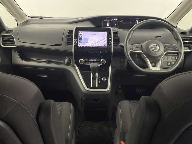 日産 セレナ ハイウェイスター Vセレクション 埼玉県 2018(平30)年 6.3万km ダイヤモンドブラック フリップダウンモニター　/全方位カメラ　/純正SDナビ　/　AM/FM/CD/DVD/BT/自動駐車システム　/ドライブレコーダー　/ビルトインＥＴＣ　/クルーズコントロール　/両側パワースライドドア　/衝突軽減システム/レーンキープアシスト　/純正１６インチアルミホイール/純正フロアマット/ロールサンシェード/ドアバイザー/LEDヘッドライト/フォグランプ/オートライト/プッシュスタート/スマートキー