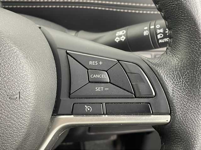 日産 セレナ ハイウェイスター Vセレクション 埼玉県 2018(平30)年 6.3万km ダイヤモンドブラック フリップダウンモニター　/全方位カメラ　/純正SDナビ　/　AM/FM/CD/DVD/BT/自動駐車システム　/ドライブレコーダー　/ビルトインＥＴＣ　/クルーズコントロール　/両側パワースライドドア　/衝突軽減システム/レーンキープアシスト　/純正１６インチアルミホイール/純正フロアマット/ロールサンシェード/ドアバイザー/LEDヘッドライト/フォグランプ/オートライト/プッシュスタート/スマートキー