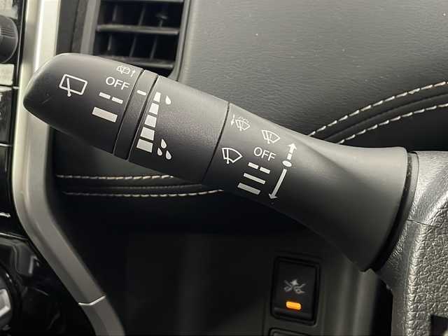 日産 セレナ ハイウェイスター Vセレクション 埼玉県 2018(平30)年 6.3万km ダイヤモンドブラック フリップダウンモニター　/全方位カメラ　/純正SDナビ　/　AM/FM/CD/DVD/BT/自動駐車システム　/ドライブレコーダー　/ビルトインＥＴＣ　/クルーズコントロール　/両側パワースライドドア　/衝突軽減システム/レーンキープアシスト　/純正１６インチアルミホイール/純正フロアマット/ロールサンシェード/ドアバイザー/LEDヘッドライト/フォグランプ/オートライト/プッシュスタート/スマートキー