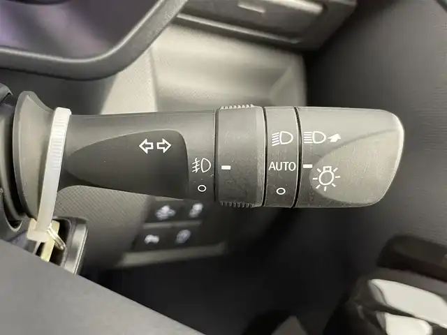ダイハツ ロッキー G 千葉県 2021(令3)年 3.3万km シャイニングホワイトパール 禁煙車/モデリスタエアロ（F.S.R）/スマートアシスト/・レーダークルーズコントロール/・クリアランスソナー/・ステアリングアシスト/社外9インチワイドメモリナビ/・型番：MDV-M908HDL/・CD/DVD/USB/Bluetooth/フルセグTV/・バックカメラ/・ビルトインETC/ステアリングスイッチ/MT付きAT/DNシートヒーター/純正フロアマット/純正17インチAW/オートライト/・LEDヘッドライト/・LEDフォグランプ/プッシュスタート/・スマートキー/アイドリングストップ