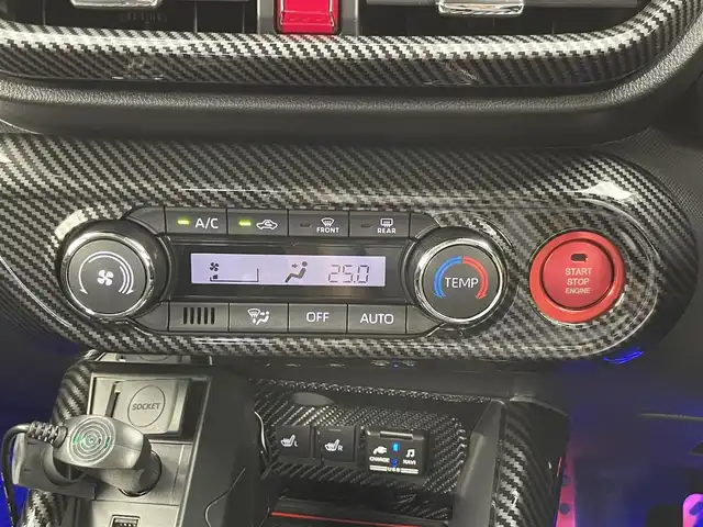 ダイハツ ロッキー G 千葉県 2021(令3)年 3.3万km シャイニングホワイトパール 禁煙車/モデリスタエアロ（F.S.R）/スマートアシスト/・レーダークルーズコントロール/・クリアランスソナー/・ステアリングアシスト/社外9インチワイドメモリナビ/・型番：MDV-M908HDL/・CD/DVD/USB/Bluetooth/フルセグTV/・バックカメラ/・ビルトインETC/ステアリングスイッチ/MT付きAT/DNシートヒーター/純正フロアマット/純正17インチAW/オートライト/・LEDヘッドライト/・LEDフォグランプ/プッシュスタート/・スマートキー/アイドリングストップ