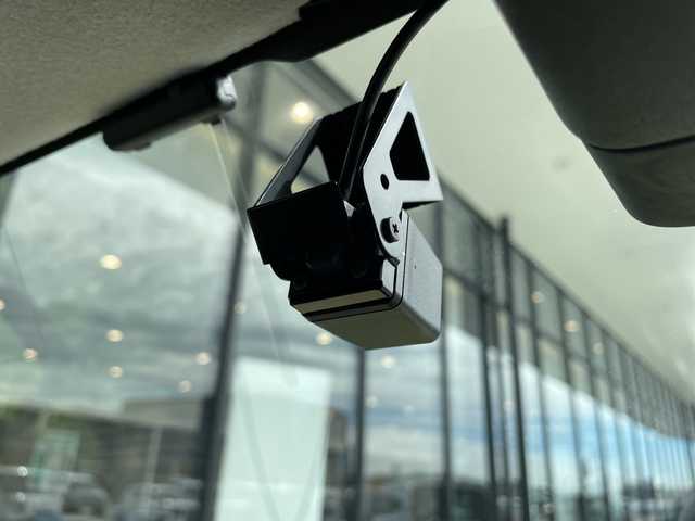 スズキ ハスラー Jスタイル Ⅲ 愛知県 2018(平30)年 4.8万km シフォンアイボリーメタリックブラック2トーンルーフ SDナビ/シートヒーター/純正アルミホイール/ルーフレール/HIDヘッドライト/オートライト/ドライブレコーダー/ETC/衝突軽減システム/フルセグ/CD/Bluetooth/ステアリングスイッチ/スマートキー/プッシュスタート