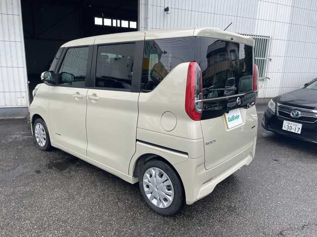 日産 ルークス X 宮城県 2022(令4)年 0.9万km フローズンバニラパール ワンオーナー/プッシュスタート/ビルトインETC/前後ドライブレコーダー/純正SDナビ/FM/AM/Bluetooth接続/HDMI/ワンセグTV/バックカメラ/アラウンドビュー/コーナーセンサー/車線逸脱防止装置/横滑り防止装置/LEDライト/オートライト/両側パワースライドドア/USB端子/電動格納ミラー