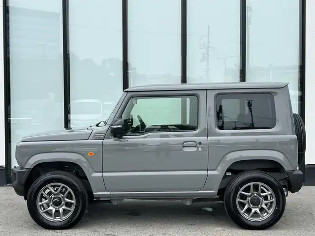 スズキ ジムニー XC 大阪府 2025(令7)年 0.1千km ミディアムグレー 衝突軽減ブレーキ/リアコーナーセンサー　/前席シートヒーター　/クルーズコントロール/レーンキープアシスト　/アイドリングストップ　/ステアリングスイッチ　/ダウンヒルアシストコントロール　/ルーフレール/純正16インチアルミホイール　/プッシュスタート　/スマートキー　/ＬＥＤライト