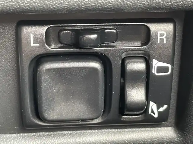 スズキ ジムニー XC 大阪府 2025(令7)年 0.1千km ミディアムグレー 衝突軽減ブレーキ/リアコーナーセンサー　/前席シートヒーター　/クルーズコントロール/レーンキープアシスト　/アイドリングストップ　/ステアリングスイッチ　/ダウンヒルアシストコントロール　/ルーフレール/純正16インチアルミホイール　/プッシュスタート　/スマートキー　/ＬＥＤライト