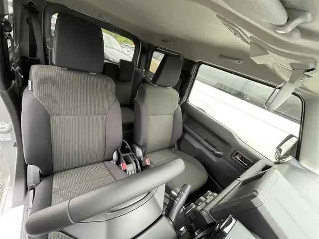 スズキ ジムニー XC 大阪府 2025(令7)年 0.1千km ミディアムグレー 衝突軽減ブレーキ/リアコーナーセンサー　/前席シートヒーター　/クルーズコントロール/レーンキープアシスト　/アイドリングストップ　/ステアリングスイッチ　/ダウンヒルアシストコントロール　/ルーフレール/純正16インチアルミホイール　/プッシュスタート　/スマートキー　/ＬＥＤライト