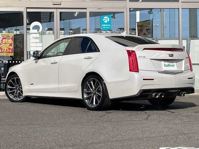 キャデラック ＡＴＳ-Ｖ スペックB 青森県 2016(平28)年 4.6万km パール キャデラックCUEシステム対応ナビ/カーボンエアロパッケージ/　ボンネットフード/　フロントスポイラー/　リアカーボンディフューザー/Brembo製レッドブレーキキャリパー/18インチ純正AW/BOSEサウンドシステム/レカロ製レザーアルカンタラパフォーマンスシート/　シートヒーター/　パワーシート/スエードタイプハンドルステアリング/ヘッドアップディスプレイ/ETC/スマートキー/保証書/車両取扱説明書