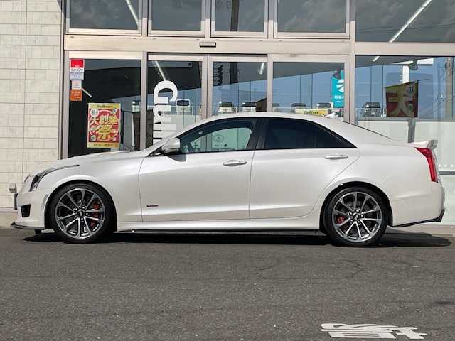 キャデラック ＡＴＳ-Ｖ スペックB 青森県 2016(平28)年 4.6万km パール キャデラックCUEシステム対応ナビ/カーボンエアロパッケージ/　ボンネットフード/　フロントスポイラー/　リアカーボンディフューザー/Brembo製レッドブレーキキャリパー/18インチ純正AW/BOSEサウンドシステム/レカロ製レザーアルカンタラパフォーマンスシート/　シートヒーター/　パワーシート/スエードタイプハンドルステアリング/ヘッドアップディスプレイ/ETC/スマートキー/保証書/車両取扱説明書
