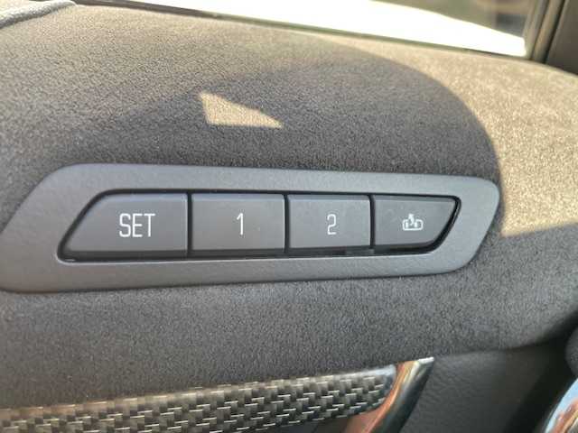 キャデラック ＡＴＳ-Ｖ スペックB 青森県 2016(平28)年 4.6万km パール キャデラックCUEシステム対応ナビ/カーボンエアロパッケージ/　ボンネットフード/　フロントスポイラー/　リアカーボンディフューザー/Brembo製レッドブレーキキャリパー/18インチ純正AW/BOSEサウンドシステム/レカロ製レザーアルカンタラパフォーマンスシート/　シートヒーター/　パワーシート/スエードタイプハンドルステアリング/ヘッドアップディスプレイ/ETC/スマートキー/保証書/車両取扱説明書