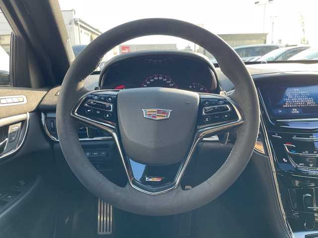 キャデラック ＡＴＳ-Ｖ スペックB 青森県 2016(平28)年 4.6万km パール キャデラックCUEシステム対応ナビ/カーボンエアロパッケージ/　ボンネットフード/　フロントスポイラー/　リアカーボンディフューザー/Brembo製レッドブレーキキャリパー/18インチ純正AW/BOSEサウンドシステム/レカロ製レザーアルカンタラパフォーマンスシート/　シートヒーター/　パワーシート/スエードタイプハンドルステアリング/ヘッドアップディスプレイ/ETC/スマートキー/保証書/車両取扱説明書