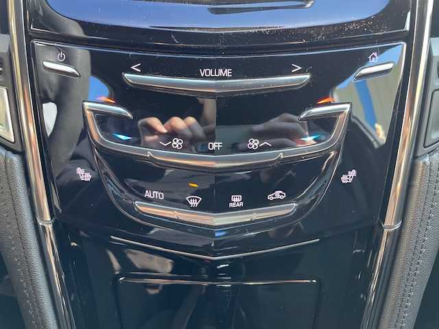 キャデラック ＡＴＳ-Ｖ スペックB 青森県 2016(平28)年 4.6万km パール キャデラックCUEシステム対応ナビ/カーボンエアロパッケージ/　ボンネットフード/　フロントスポイラー/　リアカーボンディフューザー/Brembo製レッドブレーキキャリパー/18インチ純正AW/BOSEサウンドシステム/レカロ製レザーアルカンタラパフォーマンスシート/　シートヒーター/　パワーシート/スエードタイプハンドルステアリング/ヘッドアップディスプレイ/ETC/スマートキー/保証書/車両取扱説明書