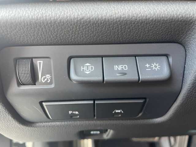 キャデラック ＡＴＳ-Ｖ スペックB 青森県 2016(平28)年 4.6万km パール キャデラックCUEシステム対応ナビ/カーボンエアロパッケージ/　ボンネットフード/　フロントスポイラー/　リアカーボンディフューザー/Brembo製レッドブレーキキャリパー/18インチ純正AW/BOSEサウンドシステム/レカロ製レザーアルカンタラパフォーマンスシート/　シートヒーター/　パワーシート/スエードタイプハンドルステアリング/ヘッドアップディスプレイ/ETC/スマートキー/保証書/車両取扱説明書