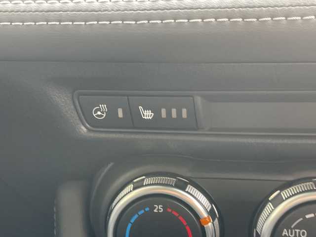 マツダ ＣＸ－３ XDプロアクティブSパッケージ 愛知県 2018(平30)年 5.5万km ディープクリスタルブルーマイカ 純正ナビ/全方位カメラ/レーダークルーズコントロール/シートヒーター/バックカメラ/パワーシート/ヘッドアップディスプレイ/コーナーセンサー/純正アルミホイール/ブラインドスポットモニター/LEDヘッドライト/パドルシフト/ステアリングヒーター/ETC/衝突軽減システム/フルセグ/CD DVD/Bluetooth/ステアリングスイッチ/スマートキー/プッシュスタート