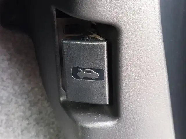 スズキ ワゴンＲ スティングレー HYBRID T 東京都 2018(平30)年 7.6万km ブルーイッシュブラックパール3 スズキセーフティサポート/・デュアルセンサーブレーキサポート/・車線逸脱警報機能/・先行車発進お知らせ機能/・誤発進抑制機能/・クルーズコントロール/・ヘッドアップディスプレイ/プッシュスタート/アイドリングストップ/パドルシフト/ストラーダナビ/フルセグTV/バックカメラ/ETC/前後ドライブレコーダー CS-91FH/運転席シートヒーター/LEDヘッドライト/オートライト/ドアバイザー/15インチ純正アルミホイール/スマートキー