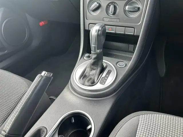 フォルクスワーゲン ザ・ビートル 福岡県 2015(平27)年 3.5万km 黄Ｍ クルーズコントロール　/純正ＳＤナビ　/バックカメラ　/Ｂｌｕｅｔｏｏｔｈ　/フルセグＴＶ　/ＨＩＤヘッドライト　/オートライト　/フロントフォグランプ/リアフォグランプ　/ドライブレコーダー/純正１６インチアルミホイール