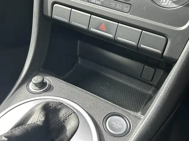 フォルクスワーゲン ザ・ビートル 福岡県 2015(平27)年 3.5万km 黄Ｍ クルーズコントロール　/純正ＳＤナビ　/バックカメラ　/Ｂｌｕｅｔｏｏｔｈ　/フルセグＴＶ　/ＨＩＤヘッドライト　/オートライト　/フロントフォグランプ/リアフォグランプ　/ドライブレコーダー/純正１６インチアルミホイール