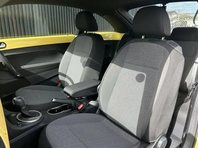 フォルクスワーゲン ザ・ビートル 福岡県 2015(平27)年 3.5万km 黄Ｍ クルーズコントロール　/純正ＳＤナビ　/バックカメラ　/Ｂｌｕｅｔｏｏｔｈ　/フルセグＴＶ　/ＨＩＤヘッドライト　/オートライト　/フロントフォグランプ/リアフォグランプ　/ドライブレコーダー/純正１６インチアルミホイール