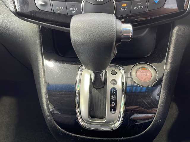 日産 セレナ ハイウェイスター Sハイブリッド 愛媛県 2014(平26)年 10.3万km ホワイト 社外メモリナビ /・Bluetooth接続/・CD/DVDS再生/・AM/FM/バックカメラ/ETC/両側パワースライドドア/3列シート/ウォークスルー/オートライト/車線逸脱警報/横滑り防止装置/スマートキー/スペアキー/プッシュスタート/保証書/取扱説明書
