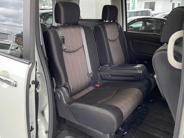 日産 セレナ ハイウェイスター Sハイブリッド 愛媛県 2014(平26)年 10.3万km ホワイト 社外メモリナビ /・Bluetooth接続/・CD/DVDS再生/・AM/FM/バックカメラ/ETC/両側パワースライドドア/3列シート/ウォークスルー/オートライト/車線逸脱警報/横滑り防止装置/スマートキー/スペアキー/プッシュスタート/保証書/取扱説明書