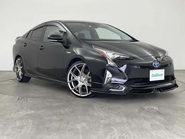 トヨタ プリウス A ツーリングセレクション 兵庫県 2016(平28)年 3.7万km アティチュードブラックマイカ ・Toyota Safety Sense/・プリクラッシュセーフティ/・レーンディパーチャーアラート/・オートマチックハイビーム /・レーダークルーズコントロール/・ブラインドスポットモニター〈BSM〉/・インテリジェントクリアランスソナー（巻き込み警報機能付）/・シンプルインテリジェントパーキングアシスト/・ドライブスタートコントロールEBD付ABS＆ブレーキアシスト/・S-VSC（ステアリング協調車両安定性制御システム）/・TRC（トラクションコントロール）/・車両接近通報装置緊急ブレーキシグナル/・ヒルスタートアシストコントロール/・純正9インチSDナビ（DSZT-YC4T）/CD/DVD/フルセグ/SD/BT/・バックカメラ/・ビルトインETC/・WALDエアロキット（フロント/サイド/リア）/・リアスポイラー/・WALD20インチアルミホイール/・WALDマフラー/・レザーシート/・シートヒーター/・LEDライト/・スマートキー