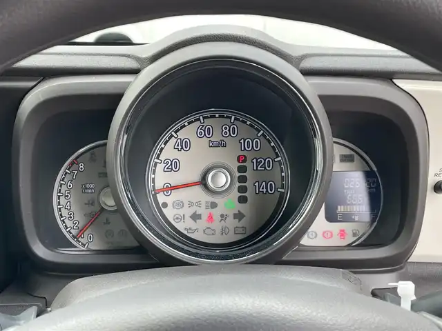 ホンダ Ｎ ＯＮＥ スタンダード L 香川県 2018(平30)年 2.6万km パール 登録時走行距離：25120km/ディーラー純正ナビ/　CD BT接続/バックカメラ/ビルトインETC/前後ドライブレコーダー/シティブレーキアシスト/HIDヘッドライト/オートライト/横滑り防止装置/ステアリングスイッチ/ベンチシート/シートリフター/プッシュスタート/スマートキー/スペアキー