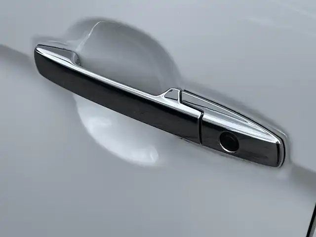 ホンダ Ｎ ＯＮＥ スタンダード L 香川県 2018(平30)年 2.6万km パール 登録時走行距離：25120km/ディーラー純正ナビ/　CD BT接続/バックカメラ/ビルトインETC/前後ドライブレコーダー/シティブレーキアシスト/HIDヘッドライト/オートライト/横滑り防止装置/ステアリングスイッチ/ベンチシート/シートリフター/プッシュスタート/スマートキー/スペアキー