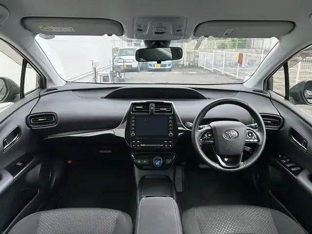 トヨタ プリウス S 佐賀県 2022(令4)年 2.9万km グレーメタリック トヨタセーフティセンス/・レーダークルーズコントロール/・プリクラッシュセーフティ/・オートマチックハイビーム/・レーントレーシングアシスト/クリアランスソナー/純正ディスプレイオーディオ/・バックカメラ/BT/LEDヘッドライト/オートライト/純正15インチAW/AC100V/ETC/プッシュスタート/ステアリングスイッチ/ISOFIX/スペアキー×１