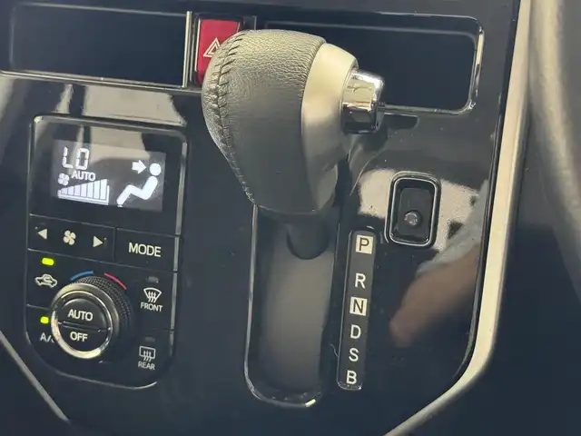 トヨタ タンク カスタムG 滋賀県 2020(令2)年 3.3万km ブラックマイカメタリック/パールホワイト2トーン 純正ナビ/・フルセグTV・Bluetooth・CD/バックカメラ/両側パワースライドドア/前後ドラレコ/クルコン/コーナーセンサー/アイドリングストップ/ETC2.0/ステアリングスイッチ/プッシュスタート/スマートキー/スペアキー/LEDヘッドライト/オートライト