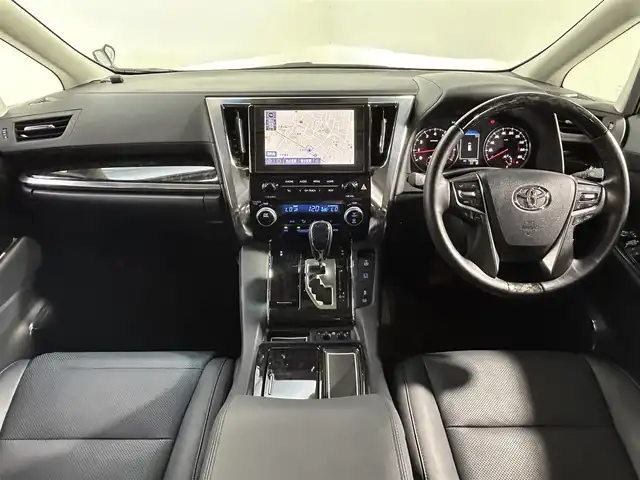 トヨタ アルファード S Cパッケージ 大阪府 2022(令4)年 1.7万km ホワイトパールクリスタルシャイン サンルーフ　黒革シート　ＴＲＤエアロ　三眼ＬＥＤ　後席モニター　純正ナビＴＶ　Ｂカメラ　デジタルインナーミラー　パワーシート／ヒーター／エアコン　電動リアゲート　衝突軽減　レーダーＣ　ＢＳＭ　