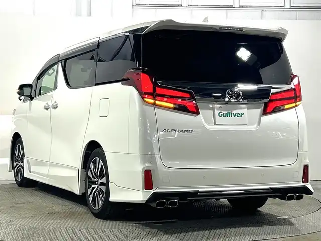 トヨタ アルファード S Cパッケージ 大阪府 2022(令4)年 1.7万km ホワイトパールクリスタルシャイン サンルーフ　黒革シート　ＴＲＤエアロ　三眼ＬＥＤ　後席モニター　純正ナビＴＶ　Ｂカメラ　デジタルインナーミラー　パワーシート／ヒーター／エアコン　電動リアゲート　衝突軽減　レーダーＣ　ＢＳＭ　