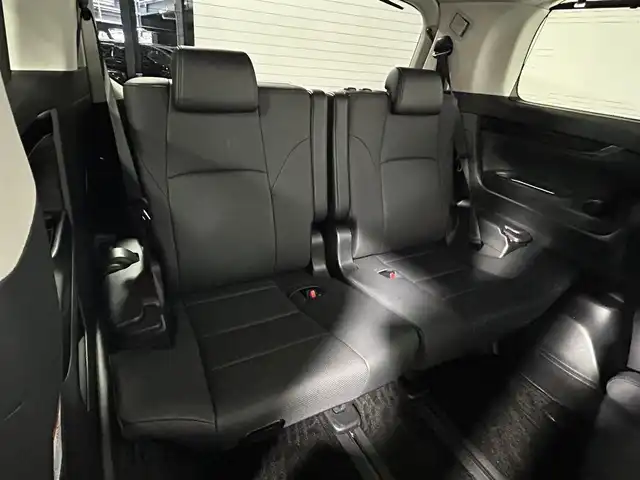 トヨタ アルファード S Cパッケージ 大阪府 2022(令4)年 1.7万km ホワイトパールクリスタルシャイン サンルーフ　黒革シート　ＴＲＤエアロ　三眼ＬＥＤ　後席モニター　純正ナビＴＶ　Ｂカメラ　デジタルインナーミラー　パワーシート／ヒーター／エアコン　電動リアゲート　衝突軽減　レーダーＣ　ＢＳＭ　