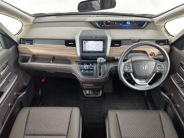 ホンダ フリード G ホンダセンシング 愛知県 2020(令2)年 5.1万km クリスタルブラックパール 禁煙車/純正8インチナビ/（CD/DVD/AM/FM/Bluetooth/フルセグTV）/バックカメラ/ホンダセンシング/・衝突軽減ブレーキ/・レーダークルーズコントロール/・レーンキープアシスト/ETC/ドライブレコーダー/両側パワースライドドア/LEDヘッドライト/スマートキー/アイドリングストップ/純正フロアマット